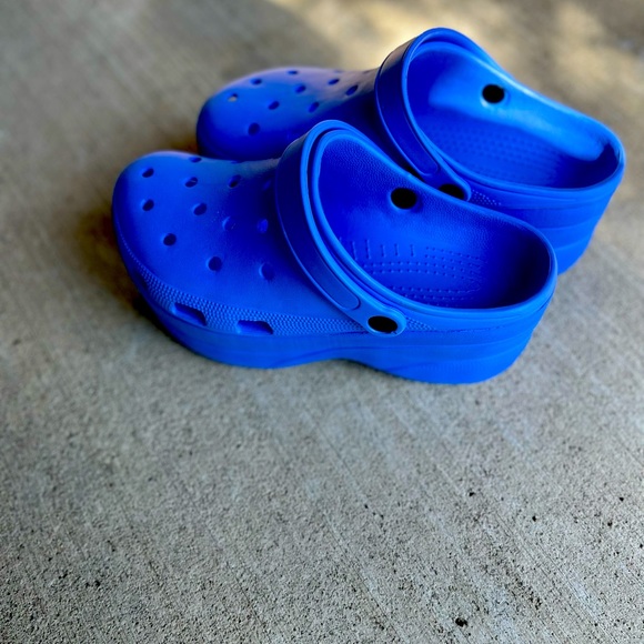 Shoes - Platform croc style